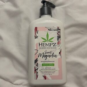 Hempz Sweet Magnolia Herbal Body Moisturizer Lotion 17oz Limited Edition